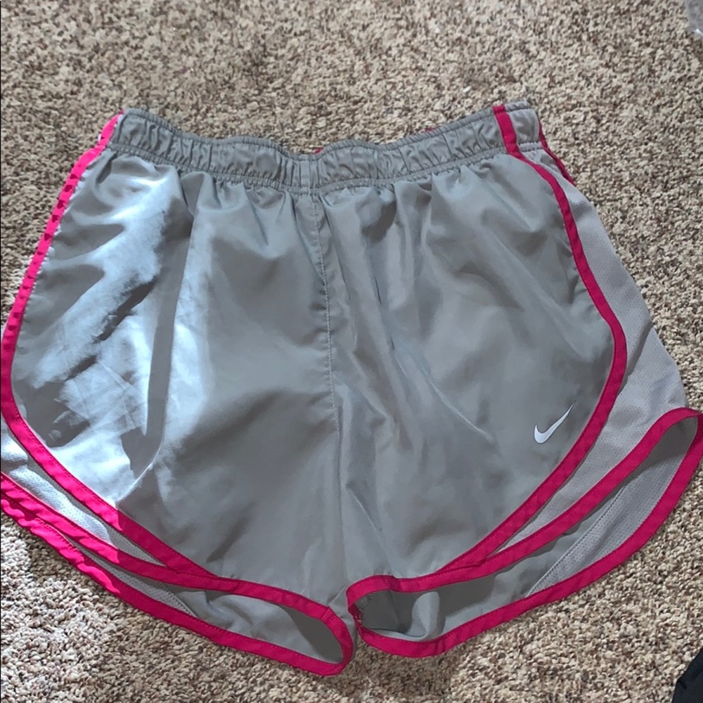 SIZE M NIKE SHORTS